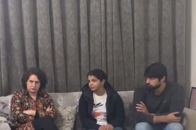 Priyanka Gandhi Assures Wrestlers Sakshi Malik, Bajrang Punia of Support in Their Fight for Justice