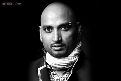 Samant Chauhan designs a costume for Tigmanshu Dhulia's upcoming film 'Yaara'