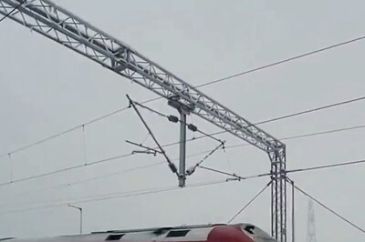 WATCH: Train Passing Through Snow-Covered Kashmir is a Sight to Behold