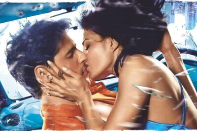 A Gentleman: Sidharth- Jacqueline's Sizzling Chemistry Stands Out in an Otherwise Average Trailer