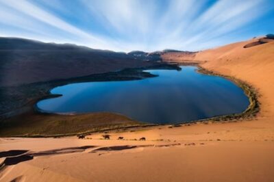 With Towering Dunes And Over 100 Lakes, China’s Badain Jaran Desert Is A Scenic Masterpiece