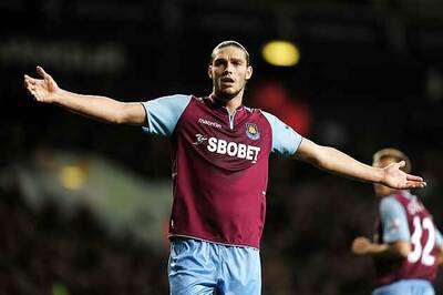 Liverpool's Andy Carroll passes West Ham medical