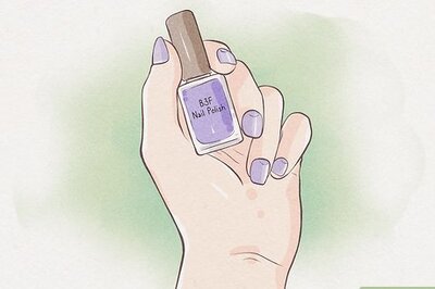 How to Paint Nails Like a Pro in Minutes