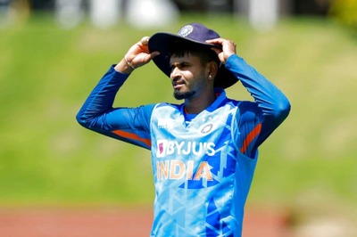 Shreyas Iyer Ruled Out of ODI Series Against Australia Due to Back Injury, Indian Fielding Coach T Dilip Confirms
