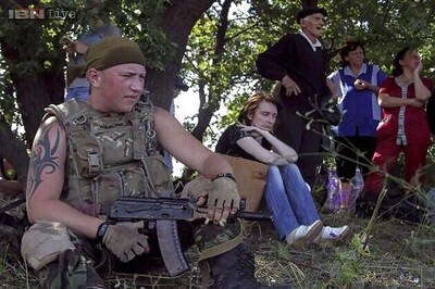 Ukraine scrambles fighter jets above rebel positions as missile attack resumes