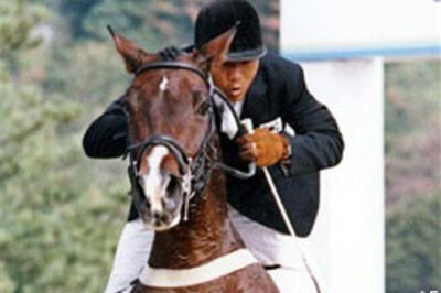 Korean rider falls off horse, dead