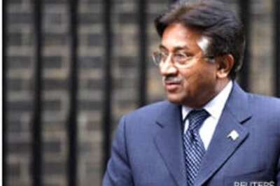 Musharraf fears ouster, scraps Beijing trip