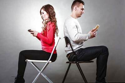 Want to Have Better Sex on Holiday? Leave Your Phone at Home