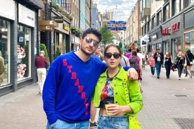 Sara Ali Khan Stylishly Poses With Brother Ibrahim Ali Khan on London Streets, See Her Vacay Pics