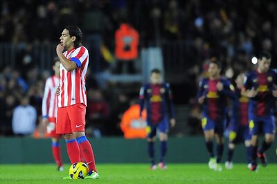 Messi scores twice as Barcelona beat Atletico 4-1