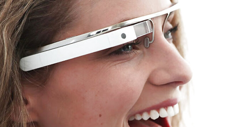 Google glasses: Snap photos, do videochats