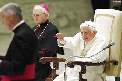 Vatican hires US journalist to help media relations