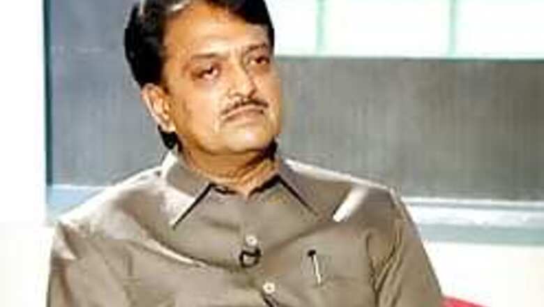 In worried state, Deshmukh played wedding planner