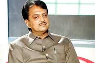 In worried state, Deshmukh played wedding planner