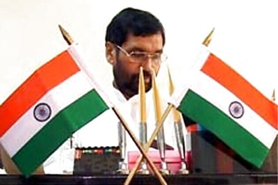 Ramvilas Paswan demands President rule in Bihar