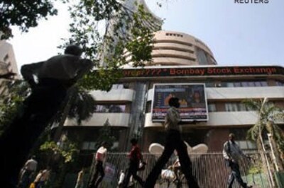 BSE Sensex falls 4 pc, Satyam dives 30 pc