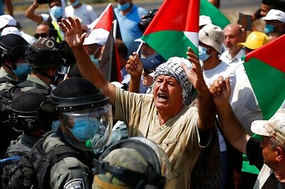Video Shows Israeli Soldier Kneeling On Protester's Neck