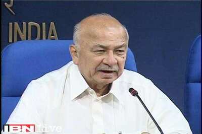 Plea filed to make PM, Sonia witnesses against Shinde