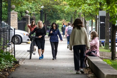 Canadian Province Sends Cops to Bars, Restaurants to Police Covid-19 Compliance