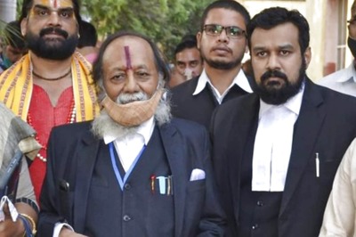 In Limelight for Gyanvapi Case, Meet Father-Son Advocate Duo Fighting to 'Reclaim' Lost Temples of India