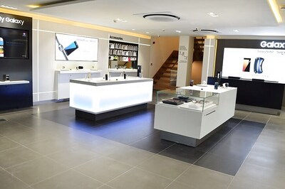 Samsung Opens its Largest Experience Store in India