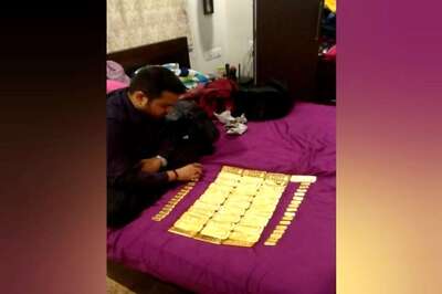 90kg Gold, Rs 100 Crore Cash Recovered From Tamil Nadu Construction Firm, Search on For More