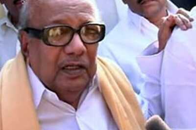 Karunanidhi hints at retirement after mid-2010