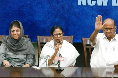 Prez Poll: Sharad Pawar Won’t Contest, Mamata Proposes Names of Farooq Abdullah, Gopalkrishna Gandhi; Next Meet on June 20-21 in Mumbai