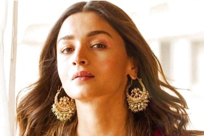 Watch: Alia Bhatt Dances Her Heart Out to Tamma Tamma Song at Delhi Wedding