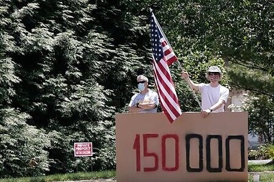 U.S. COVID-19 deaths rise for fourth week, new cases drop 5%