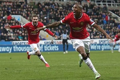 Young's late strike helps Manchester United beat Newcastle 1-0 in EPL