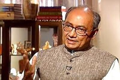 Digvijaya Singh defends Varanasi DM, says he acted in an impartial manner