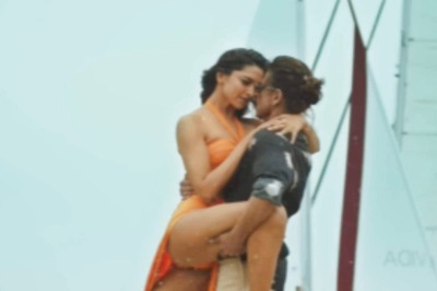 Boycott Bollywood, Deepika Padukone Trend on Twitter Over Pathaan’s Besharam Rang Song