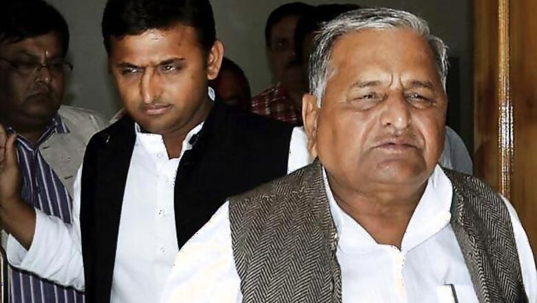 Under fire Mulayam Singh, Akhilesh Yadav meet Muzaffarnagar riot victims