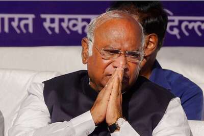 Kharge Dials Kejriwal, Calls for Opposition Unity
