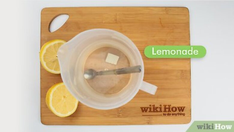How to Make Strawberry Lemonade