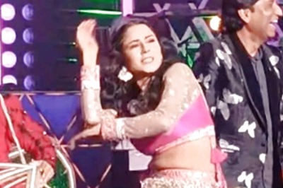 Shehnaaz Gill Sets the Stage on Fire As She Grooves to 'Jugjugg Jeeyo' Song at Umang 2022; Watch