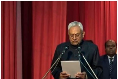 Left Mouthpiece Calls Nitish Kumar 'Courtier of BJP', Yechury Says Bihar CM's 'Somersault' a 'Betrayal'