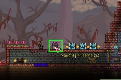 How to Get Christmas Presents All Year Round in Terraria: 2 Methods