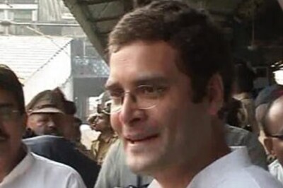 Rahul prays for abducted policemen at rally