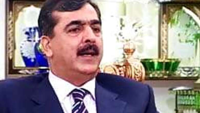 Pranab gifts Aishwarya's films to Pak PM Gillani