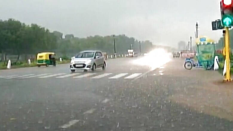 Hail and Dust Storm Whip Delhi and Brings Mercury Down