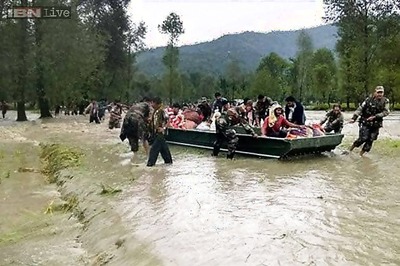 J&K floods: Indian carriers airlifted over 35,000 people