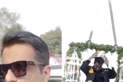 Sonu Sood Receives Roaring Welcome at Temple Built in His Honour in Telengana, Watch Video