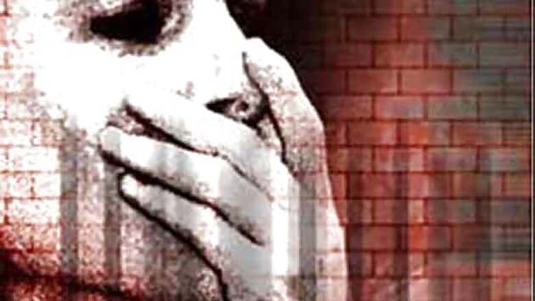 WB: Teachers arrested for strip searching girl