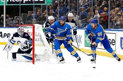 Jets Snap 6 Game Winless Streak With 4-1 Win Over Blues