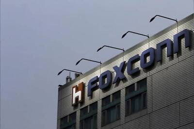 Apple, Dell part of Foxconn's bid for Toshiba chip business