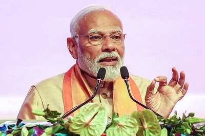 PM Modi's Phone Chats with BJP's 2 Women Lok Sabha Candidates 'Wake-up Call' on Law & Order for Bengal, Kerala?