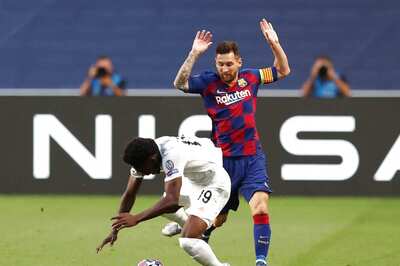 Bayern Munich's Alphonso Davies Asked for Idol Lionel Messi's Shirt But He Didn't Give it