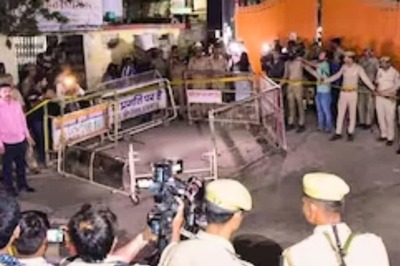 News18 Evening Digest: 10 Unanswered Questions in UP Cops' Version of Atiq Ahmed's Murder And Other Top Stories